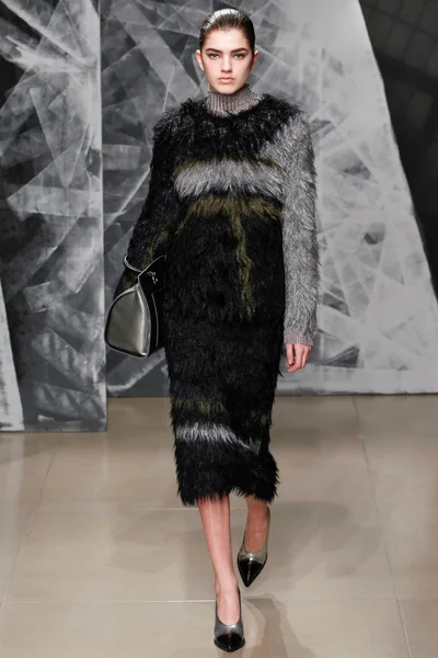 Look 18